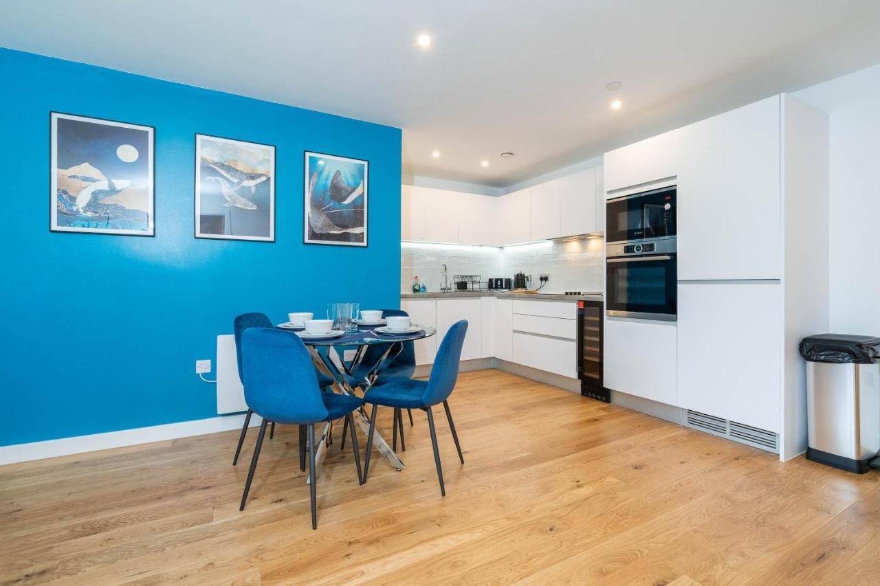 Maevela Apartments - Luxury Broad St Apartment - 2 Bed, 2 Bath - City Centre/Cube/Mailbox - With Underground Parking ✓- L Shape Sofa, Large 50 Inch Smart Tv With Free Netflix & Wifi Birmingham Exterior photo