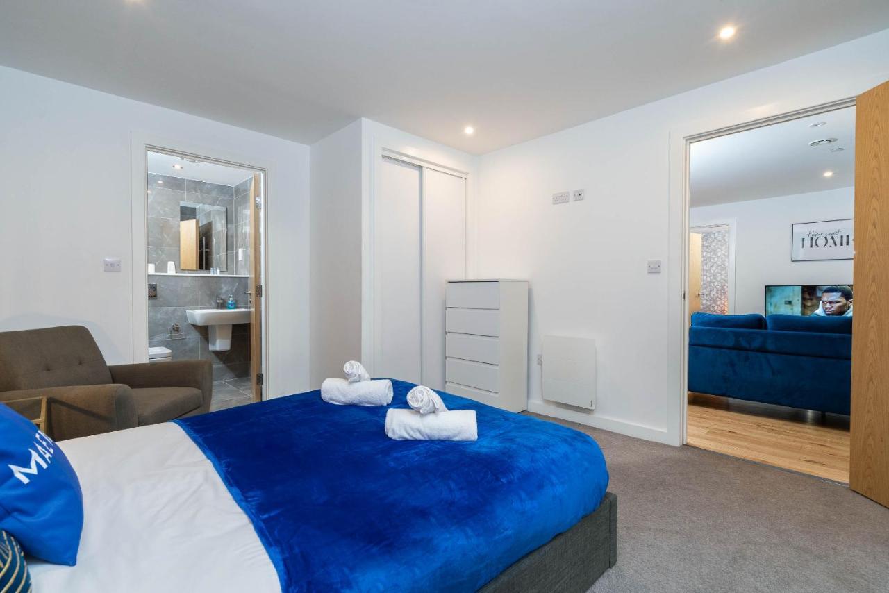 Maevela Apartments - Luxury Broad St Apartment - 2 Bed, 2 Bath - City Centre/Cube/Mailbox - With Underground Parking ✓- L Shape Sofa, Large 50 Inch Smart Tv With Free Netflix & Wifi Birmingham Exterior photo